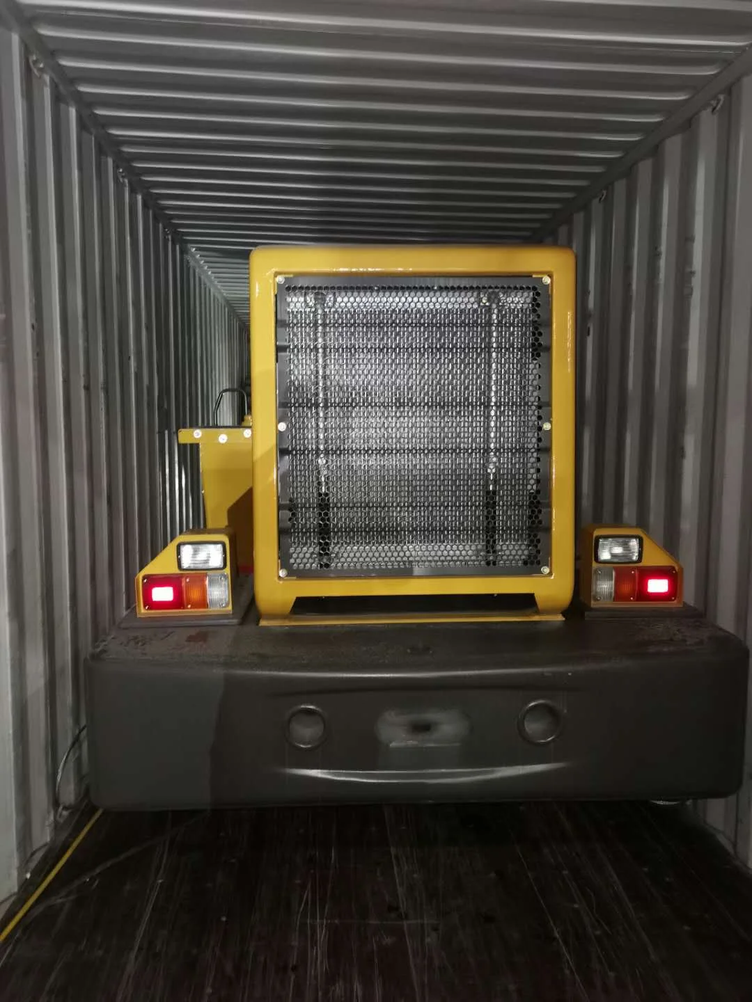 Exportação em grande volume de carregadeiras de rodas para Sri Lanka